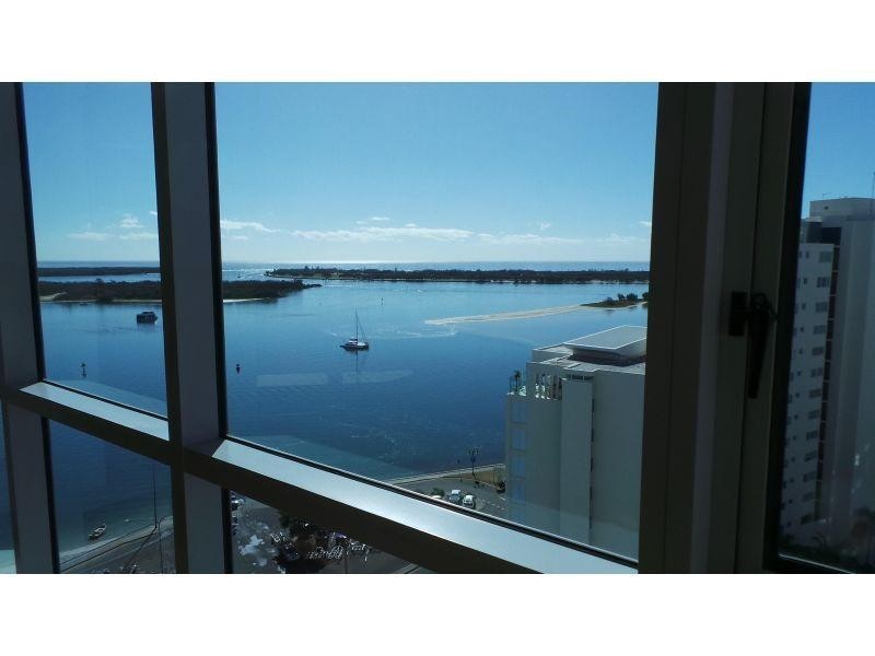 360 Marine Parade, Labrador QLD 4215