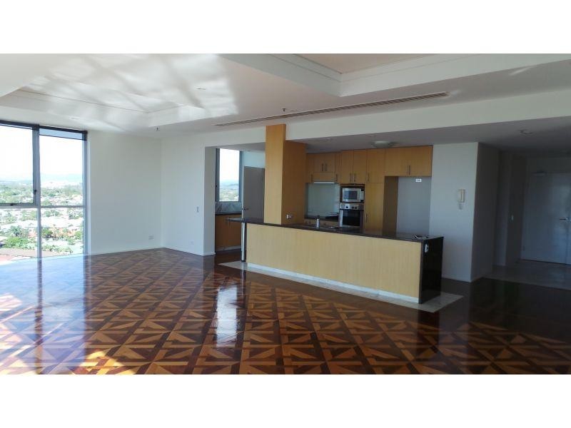 360 Marine Parade, Labrador QLD 4215