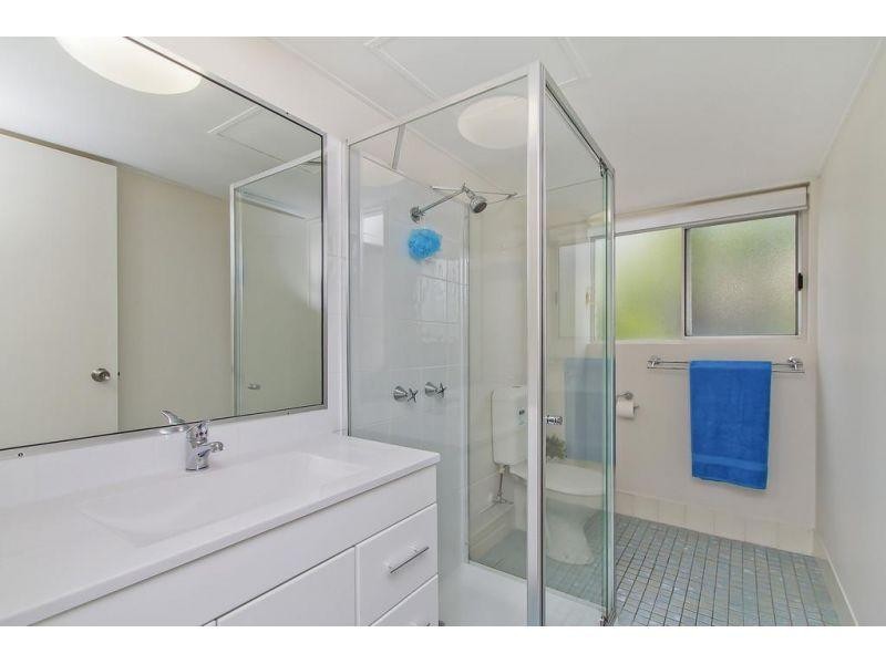 2/26 Labrador Street,, Labrador QLD 4215