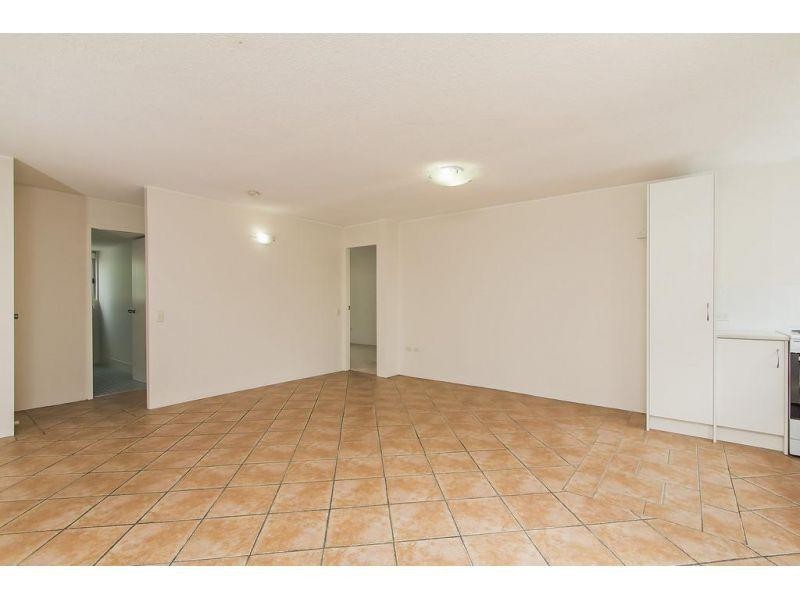 2/26 Labrador Street,, Labrador QLD 4215