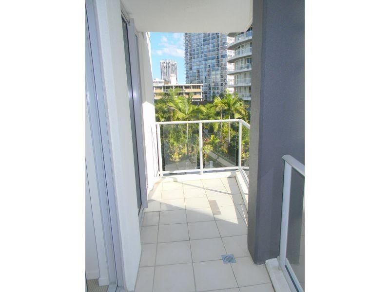 21 Cypress Avenue, Surfers Paradise QLD 4217