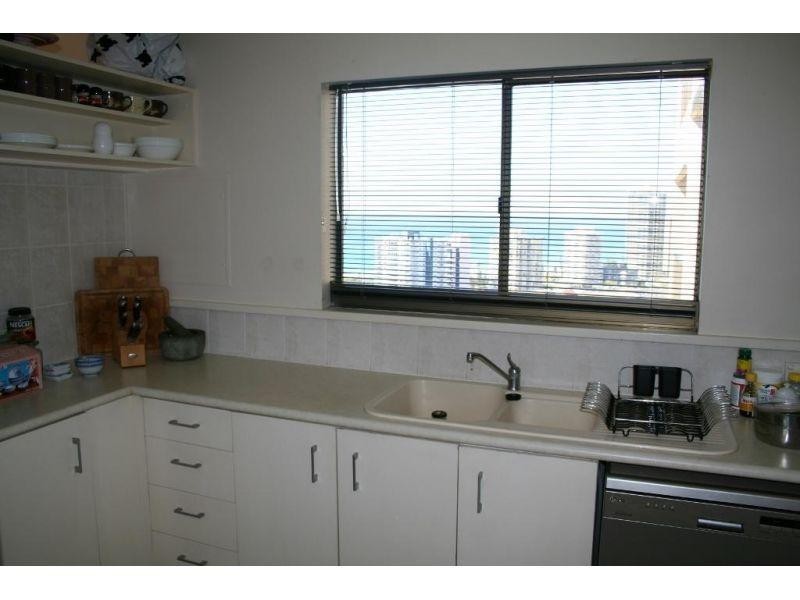 Unit 99/2 Admiralty Drive, Paradise Waters QLD 4217