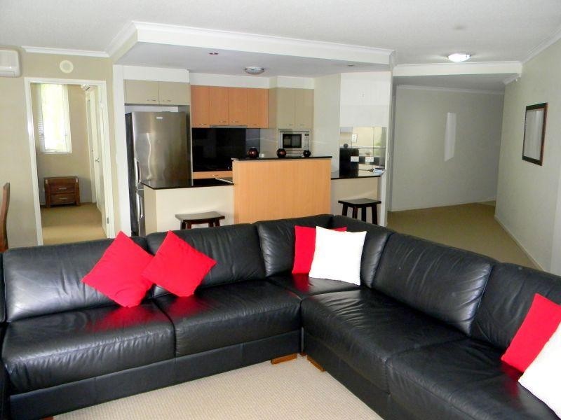 21 Cypress Avenue, Surfers Paradise QLD 4217