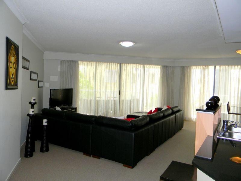 21 Cypress Avenue, Surfers Paradise QLD 4217