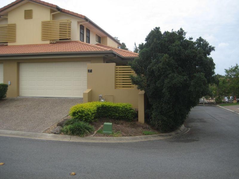 136 Palm Meadows Drive, Carrara QLD 4211