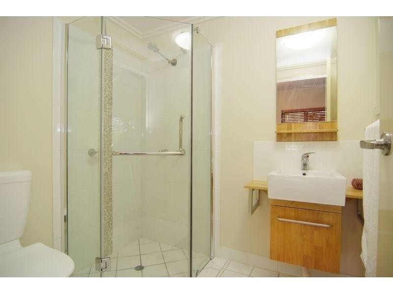 201 201/2 Rigg Street, Woree QLD 4868