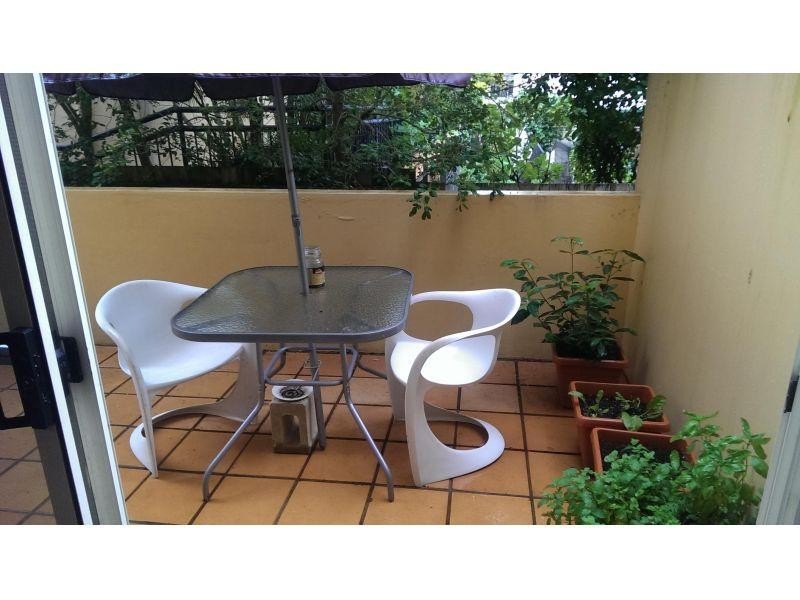 4/10-14 Purli Street, Chevron Island QLD 4217