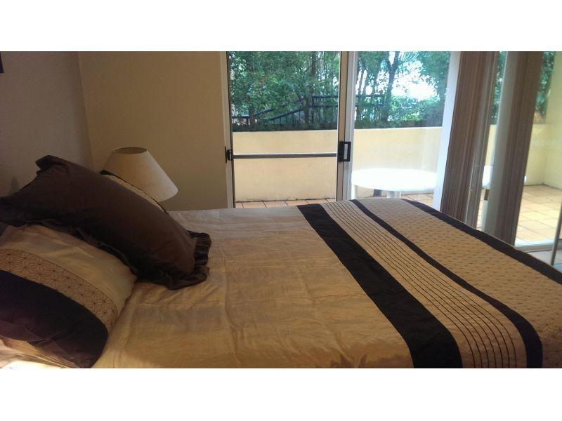 4/10-14 Purli Street, Chevron Island QLD 4217