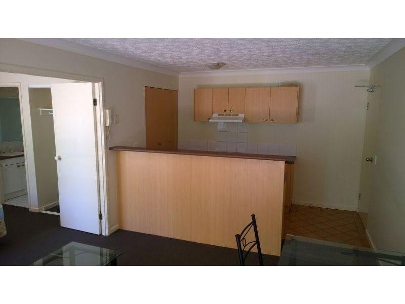 Unit 9/27 Chester Terraces, Southport QLD 4215