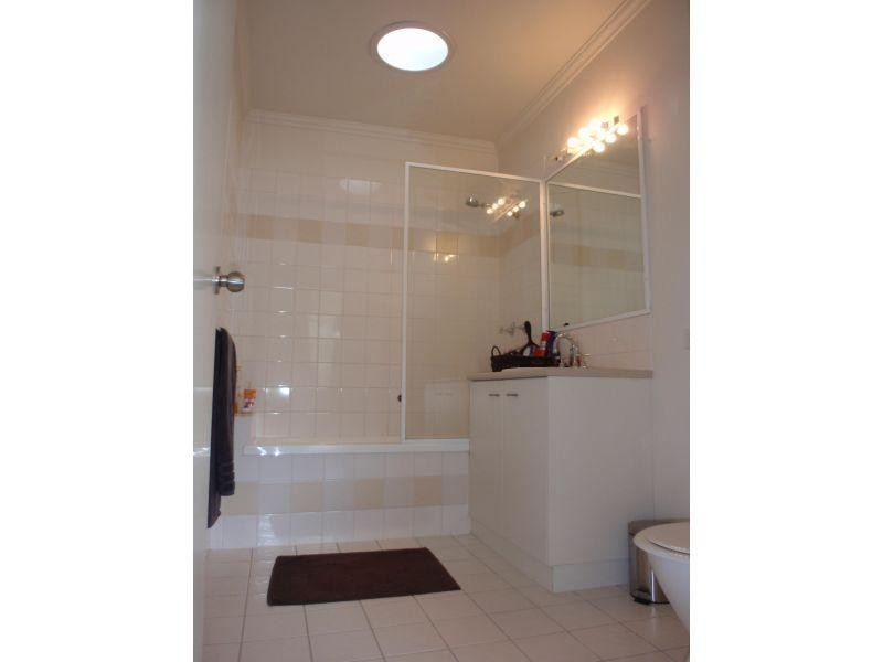 Unit 22/264 Kent Street, Teneriffe QLD 4005