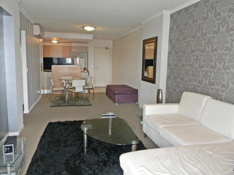 21 Cypress Avenue, Surfers Paradise QLD 4217