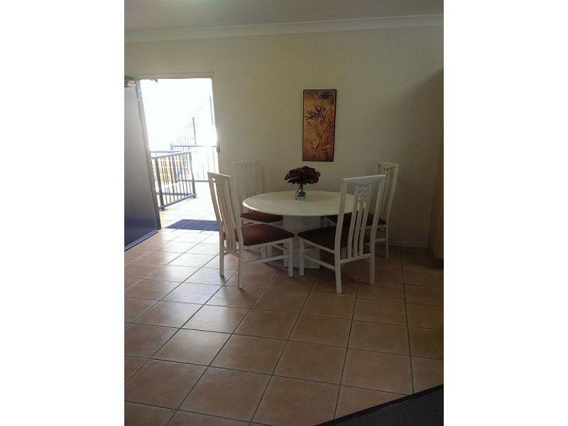 22/10-14  Purli Street, Chevron Island QLD 4217
