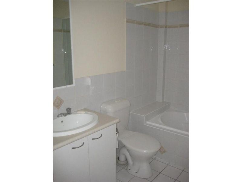 62/316 Long Street, Graceville QLD 4075