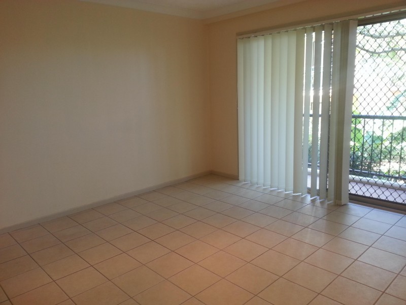 UN/14  Spendelove, Southport QLD 4215