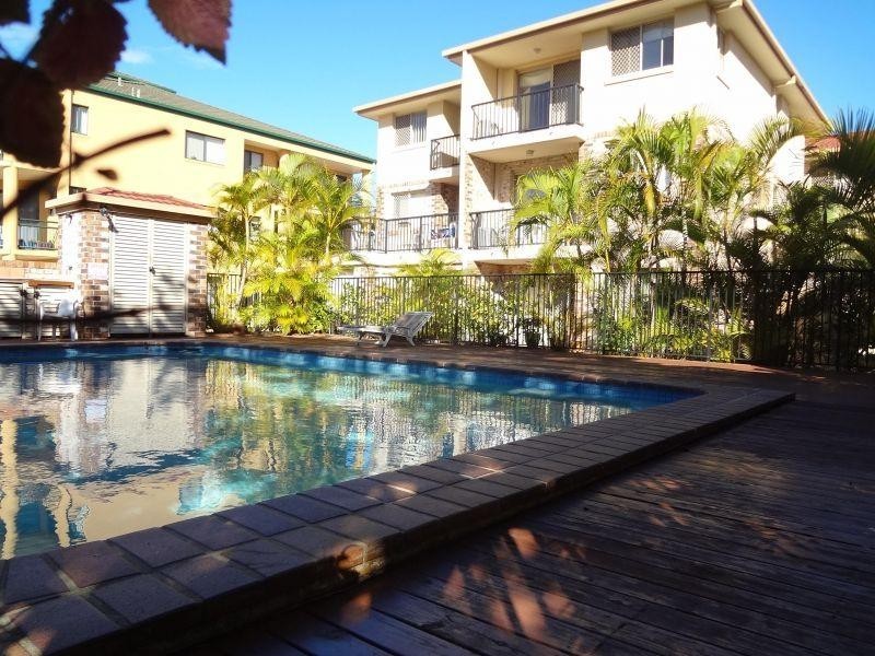UN/14  Spendelove, Southport QLD 4215
