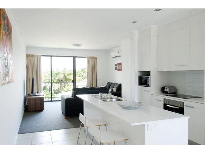 40/2 Gavin Crescent, Mermaid Beach QLD 4218