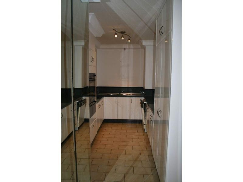 Unit 16/2 Admiralty Drive, Surfers Paradise QLD 4217