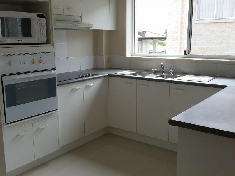 2 BED FURN/12 Lloyd Street, Southport QLD 4215