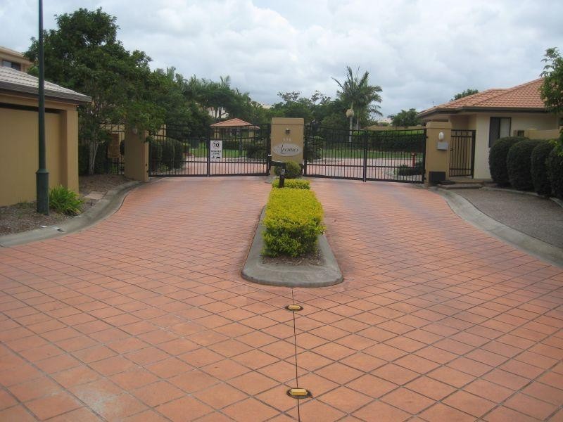 136 Palm Meadows Drive, Carrara QLD 4211