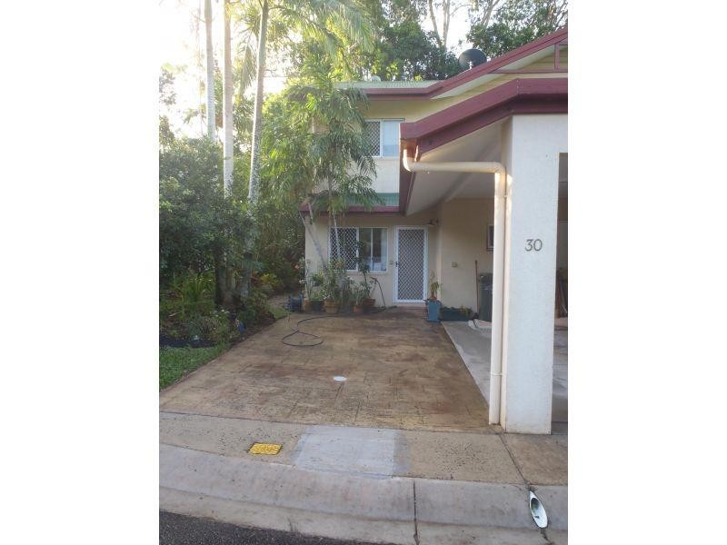 5-15 McGregor Street, Mooroobool QLD 4870