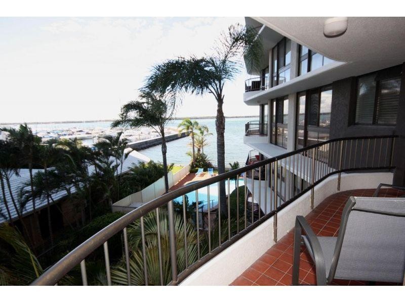 9 Bayview Street, Runaway Bay QLD 4216