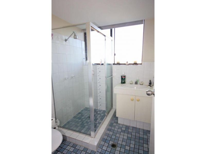 9 Bayview Street, Runaway Bay QLD 4216