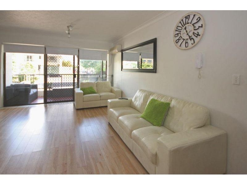 9 Bayview Street, Runaway Bay QLD 4216