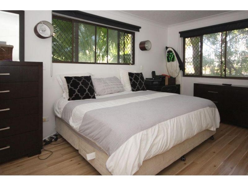 9 Bayview Street, Runaway Bay QLD 4216