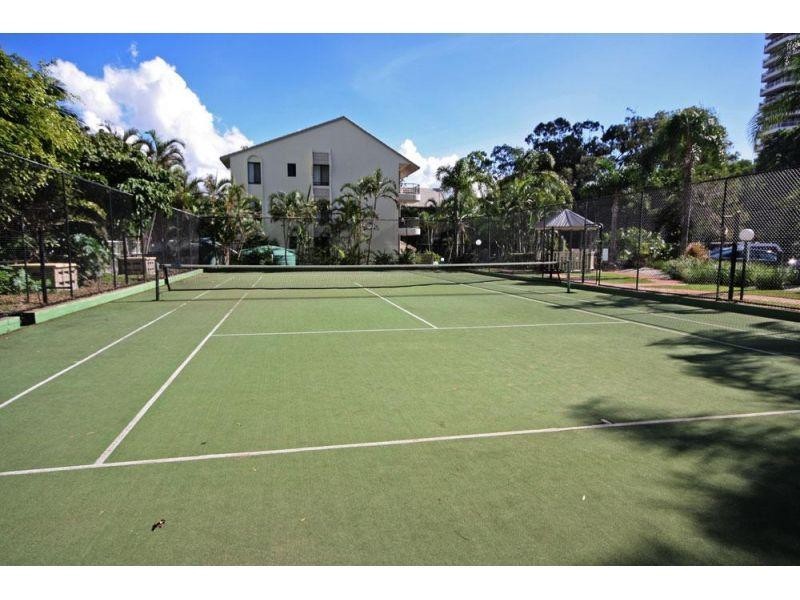 9 Bayview Street, Runaway Bay QLD 4216