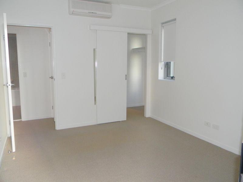 21 Cypress Avenue, Surfers Paradise QLD 4217