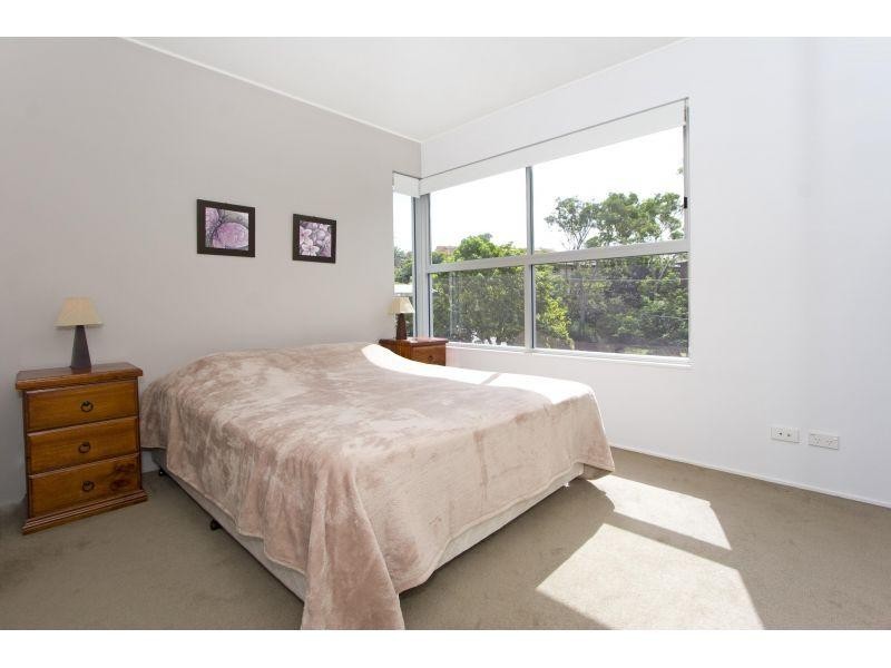 8 Dunmore Terrace, Auchenflower QLD 4066