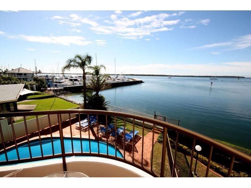 9 Bayview Street, Runaway Bay QLD 4216