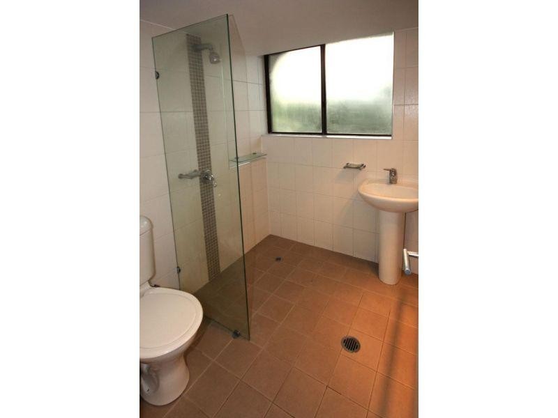 9 Bayview Street, Runaway Bay QLD 4216