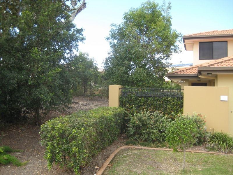 136 Palm Meadows Drive, Carrara QLD 4211