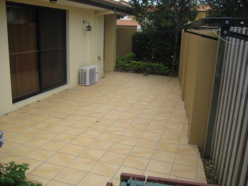 136 Palm Meadows Drive, Carrara QLD 4211