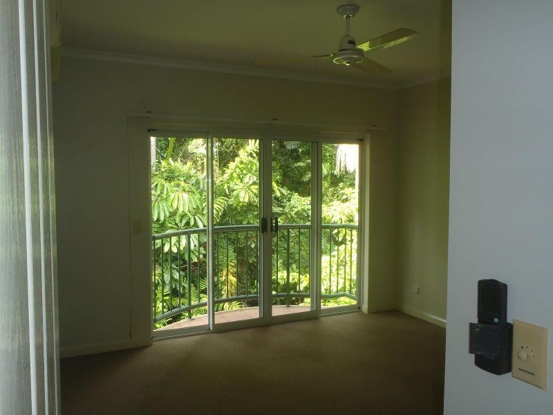 5-15 McGregor Street, Mooroobool QLD 4870