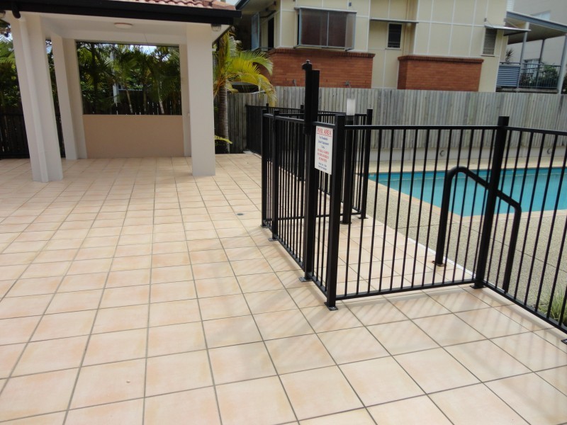 8 Lloyd Street, Southport QLD 4215