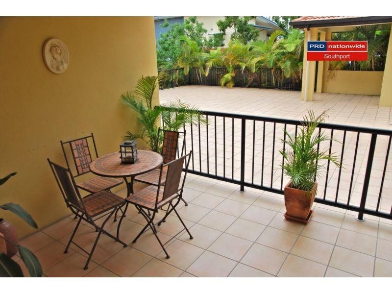 8 Lloyd Street, Southport QLD 4215