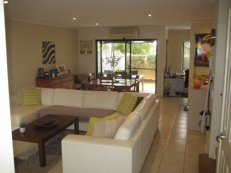 136 Palm Meadows Drive, Carrara QLD 4211