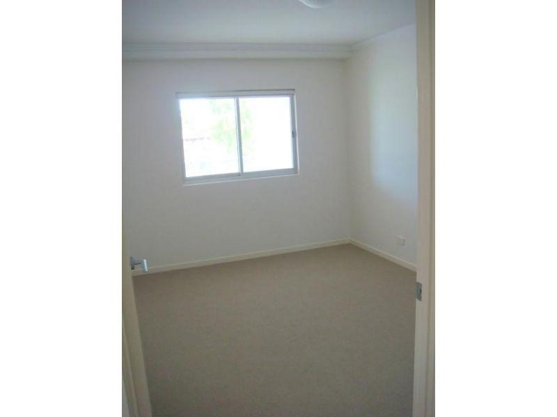 93/101 Clarence Road, Indooroopilly QLD 4068