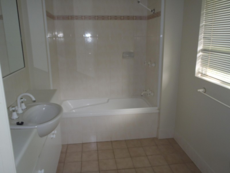 U 29/5-15 McGregor Street, Mooroobool QLD 4870