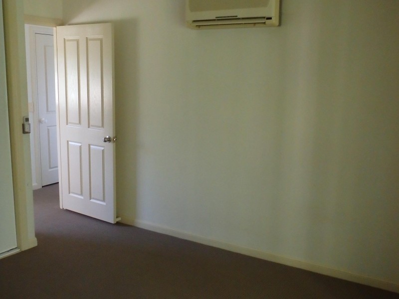 U 29/5-15 McGregor Street, Mooroobool QLD 4870