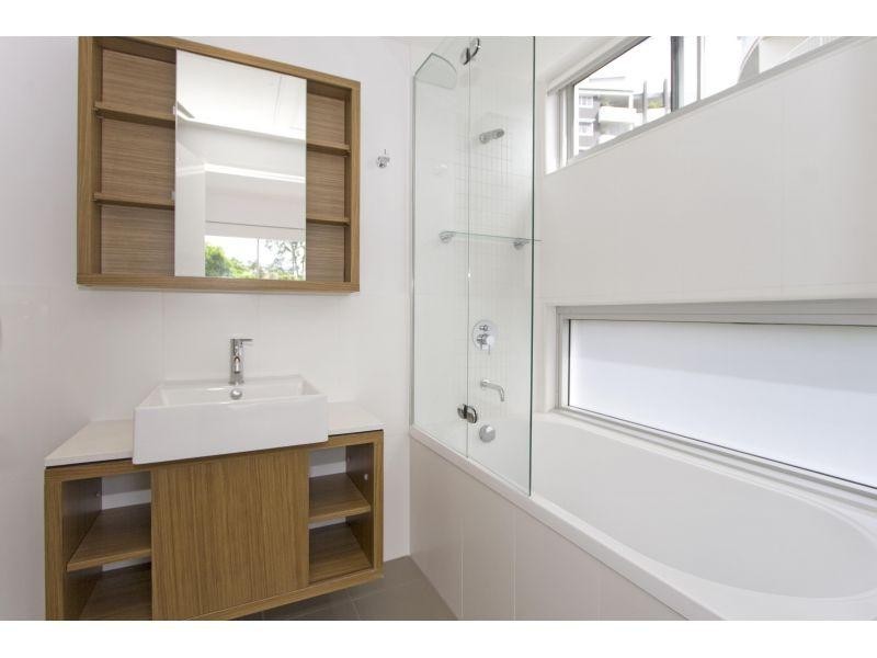 8 Dunmore Terrace, Auchenflower QLD 4066