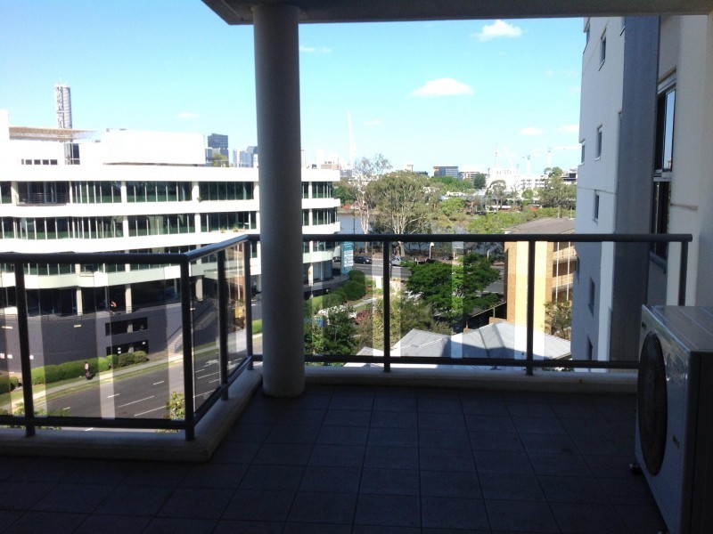 8 Dunmore Terrace, Auchenflower QLD 4066