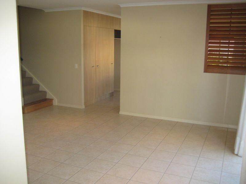 136 Palm Meadows Drive, Carrara QLD 4211