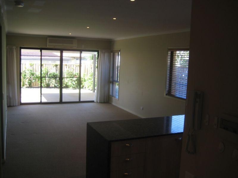 136 Palm Meadows Drive, Carrara QLD 4211
