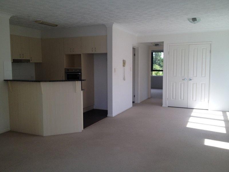 13/6 Fifth Avenue, Burleigh Heads QLD 4220