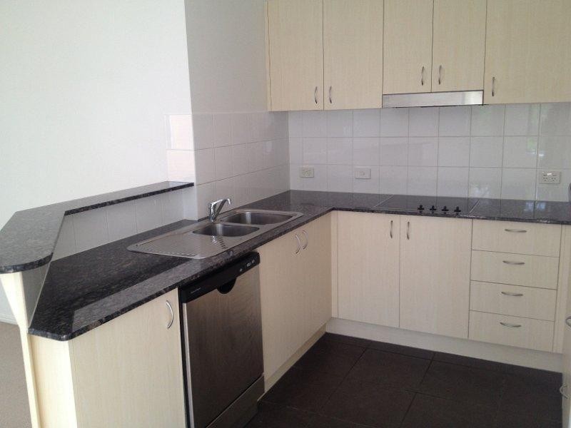 13/6 Fifth Avenue, Burleigh Heads QLD 4220