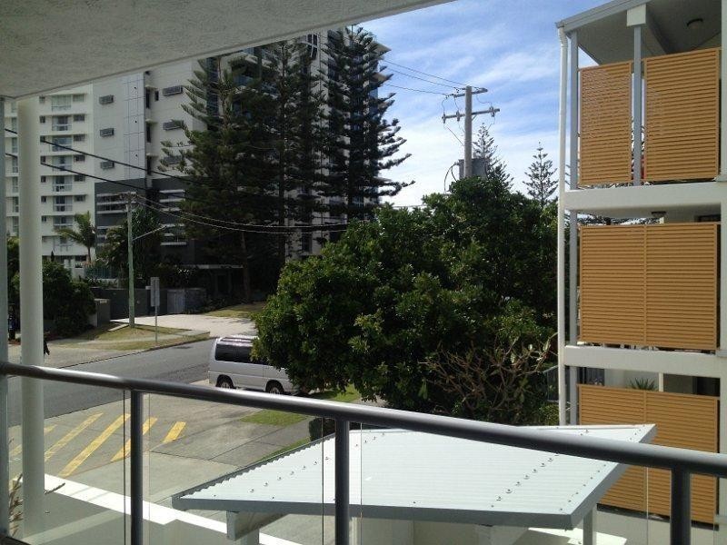 13/6 Fifth Avenue, Burleigh Heads QLD 4220