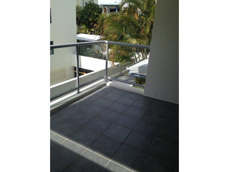 13/6 Fifth Avenue, Burleigh Heads QLD 4220